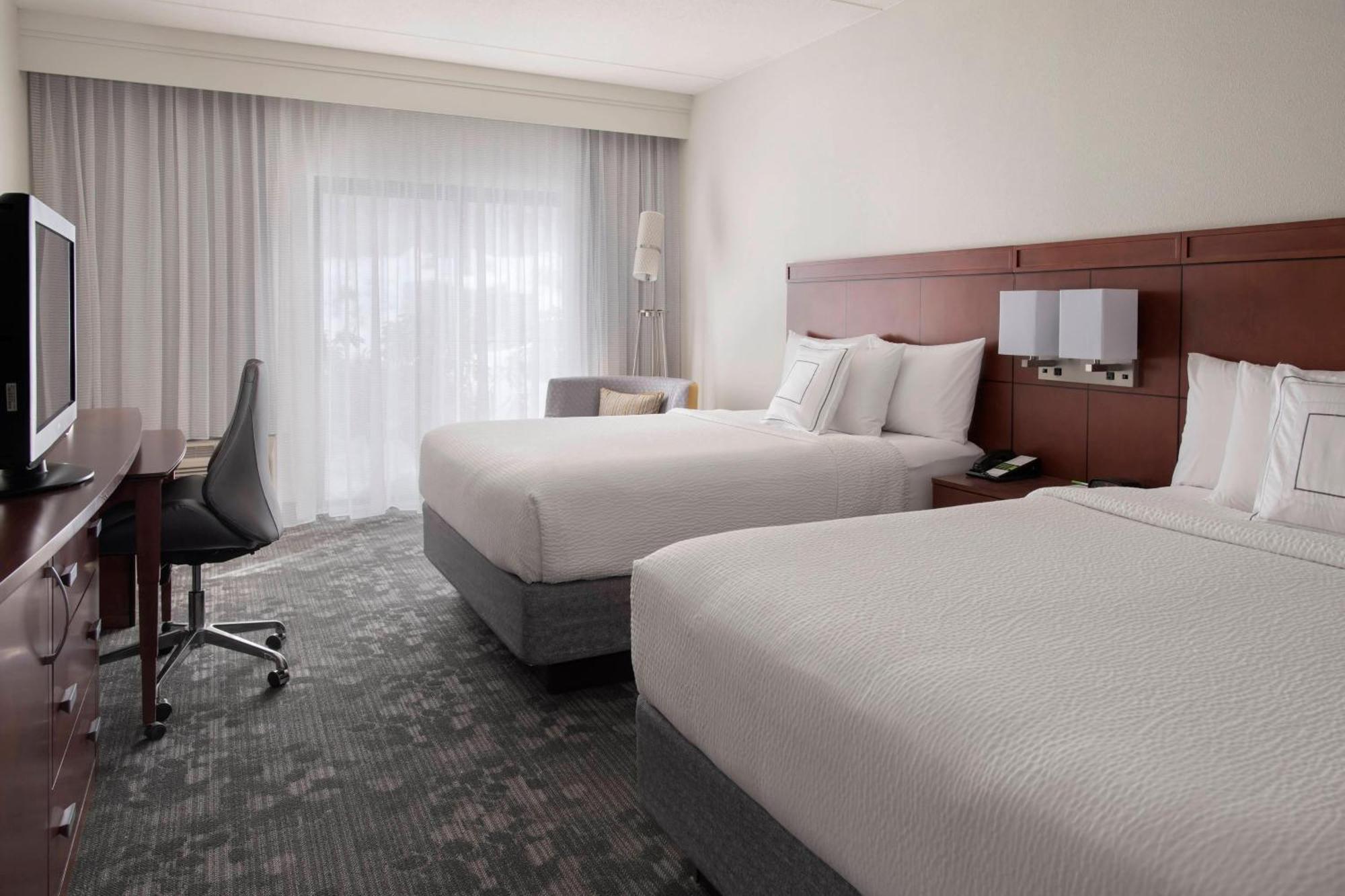 Courtyard By Marriott Boston Norwood/Canton Exterior photo